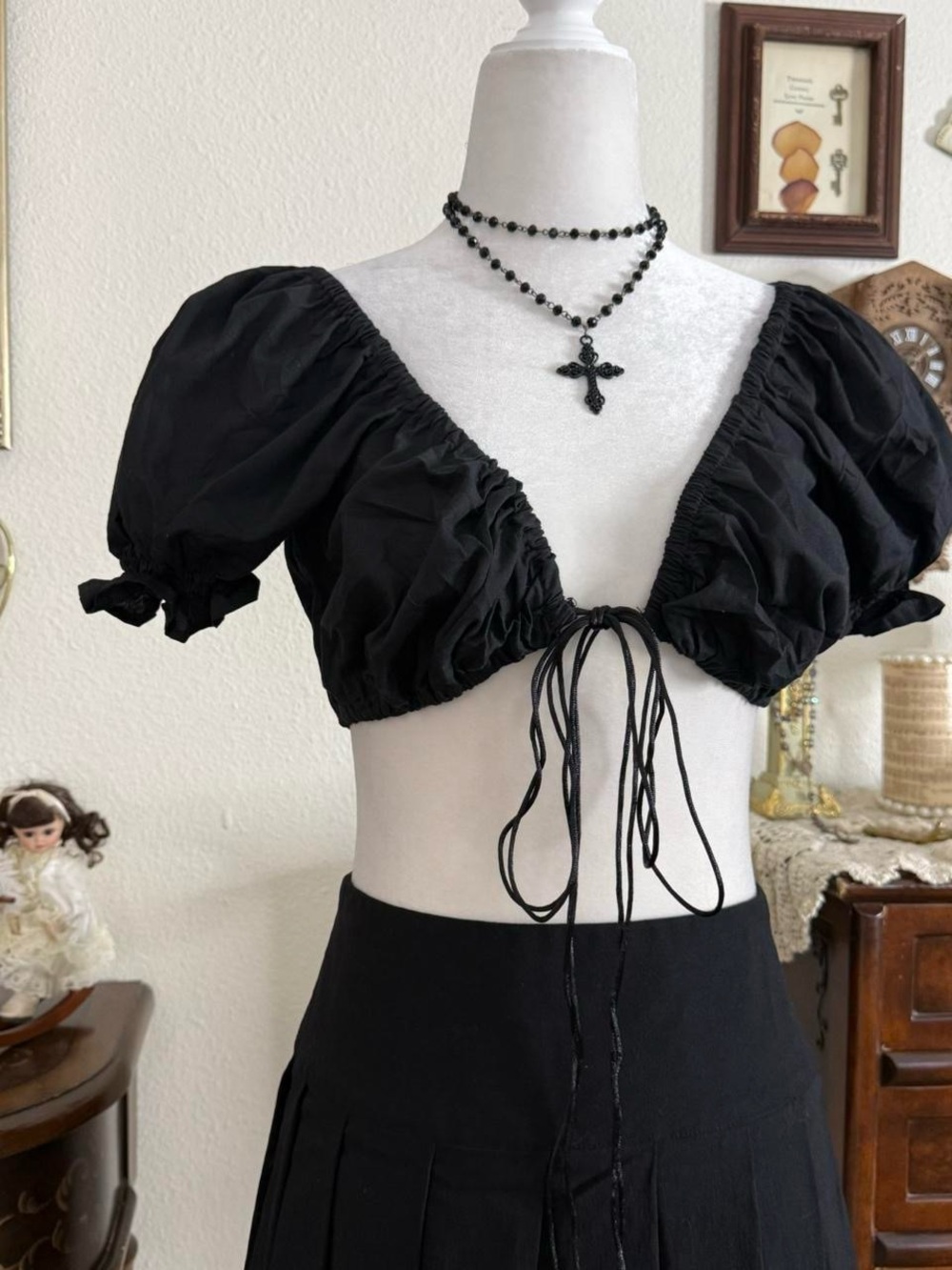 Witchy boho black cropped tie front top w puff sleeves - Picture 2 of 5